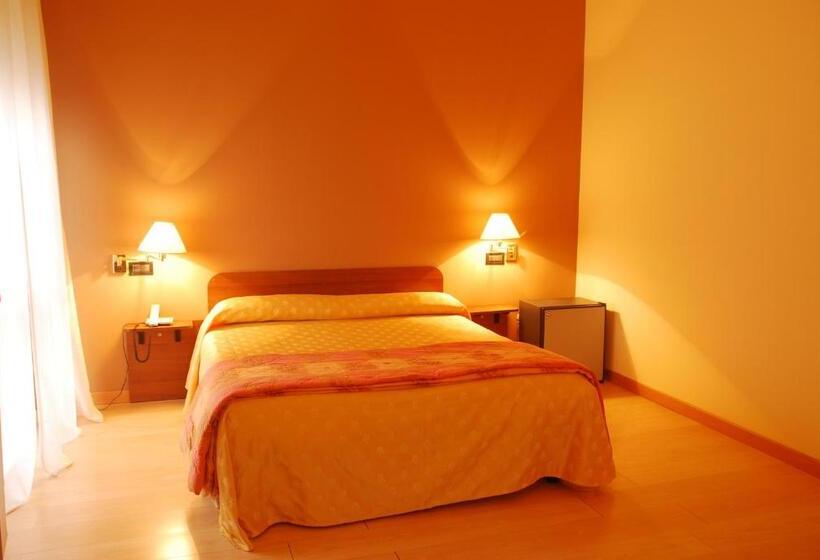 Семейный Номер, Nuovo Hotel Vigevano