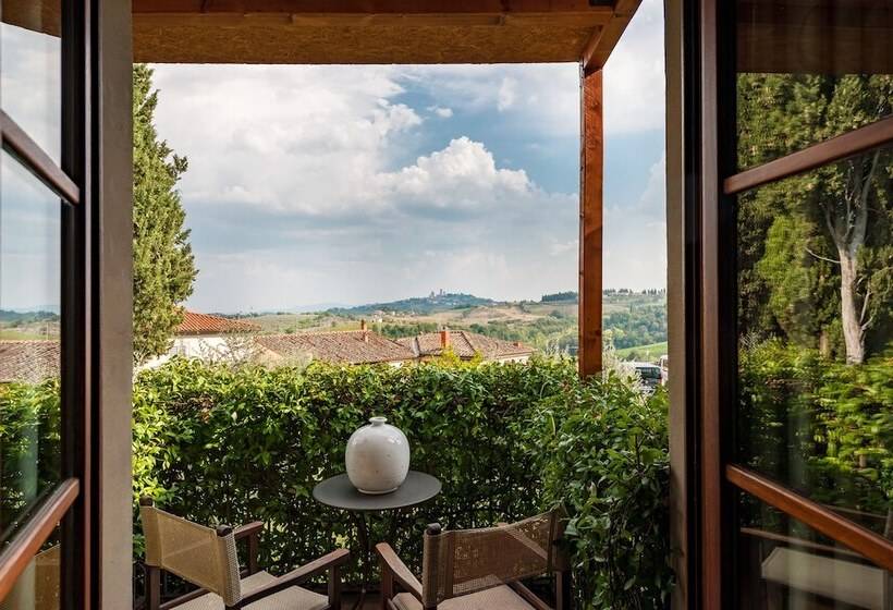Номер Стандарт Трехместный, Villasanpaolo Resort & Spa