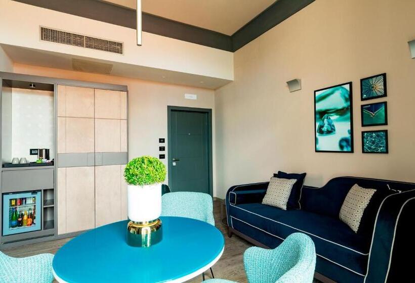 سوییت لوکس, Amadomus Luxury Suites