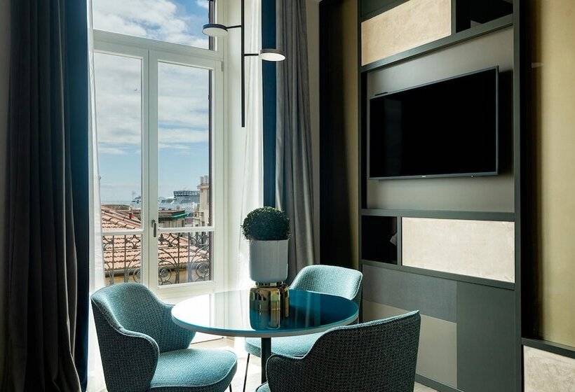 سوییت لوکس, Amadomus Luxury Suites