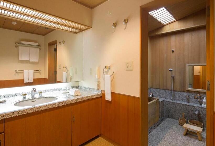Номер Стандарт, East 21 Tokyo