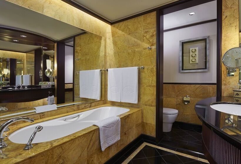 اتاق استاندارد با چشم‌انداز, Mandarin Oriental Kuala Lumpur