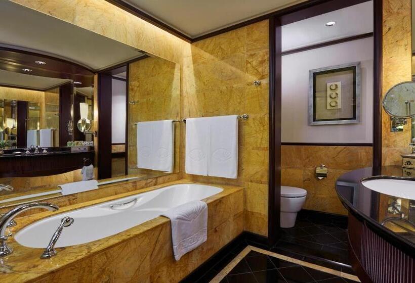 سوئیت کلاب, Mandarin Oriental Kuala Lumpur