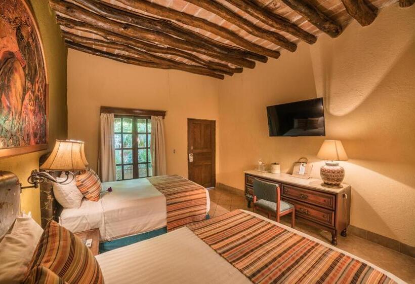 اتاق استاندارد با 2 تخت دوبل, Posada Del Hidalgo  Centro Historico A Balderrama Collection