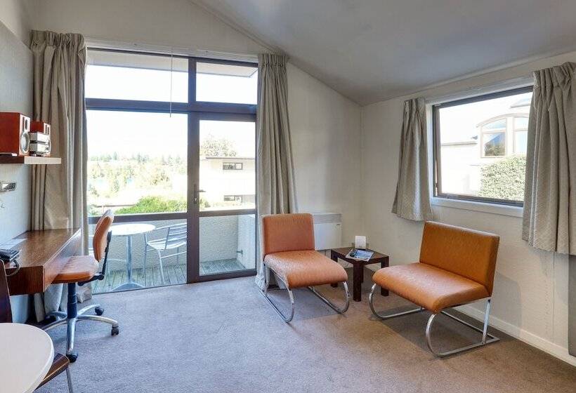 Студия Стандарт, Garden Court Suites & Apartments