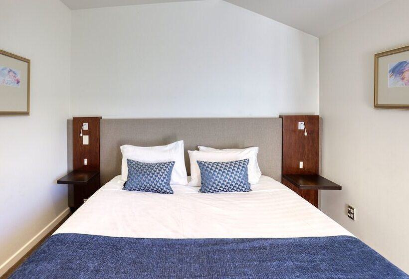 Апартаменты 2 Спальни Внутрение, Garden Court Suites & Apartments