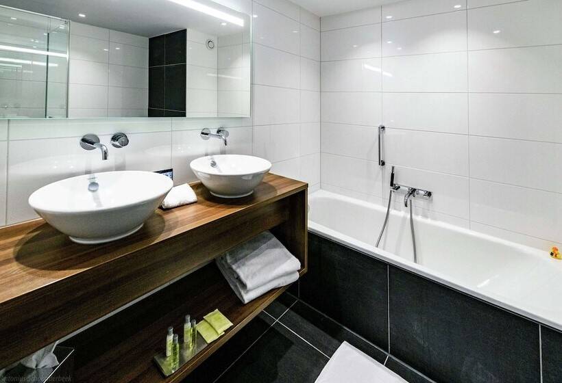 Deluxe Room, Doubletree By Hilton Royal Parc Soestduinen