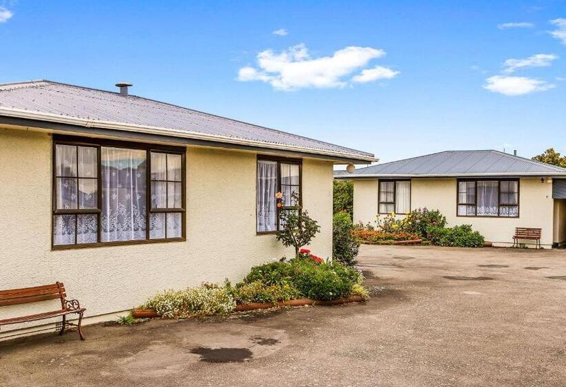 Люкс 2 Спальни, Econo Lodge Canterbury Court Motel