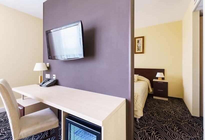 سوییت جونیور, Victoria Hotel Vyborg