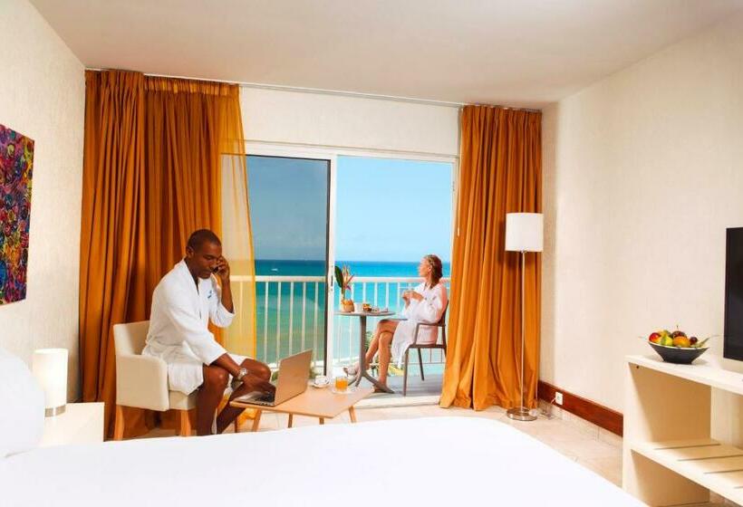 اتاق سوپریور با چشم‌انداز دریا, Arawak Beach Resort