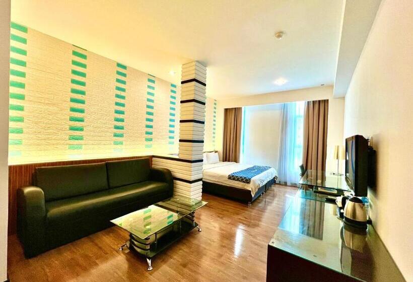 Номер Deluxe Кровать Кинг, New World Express Motel