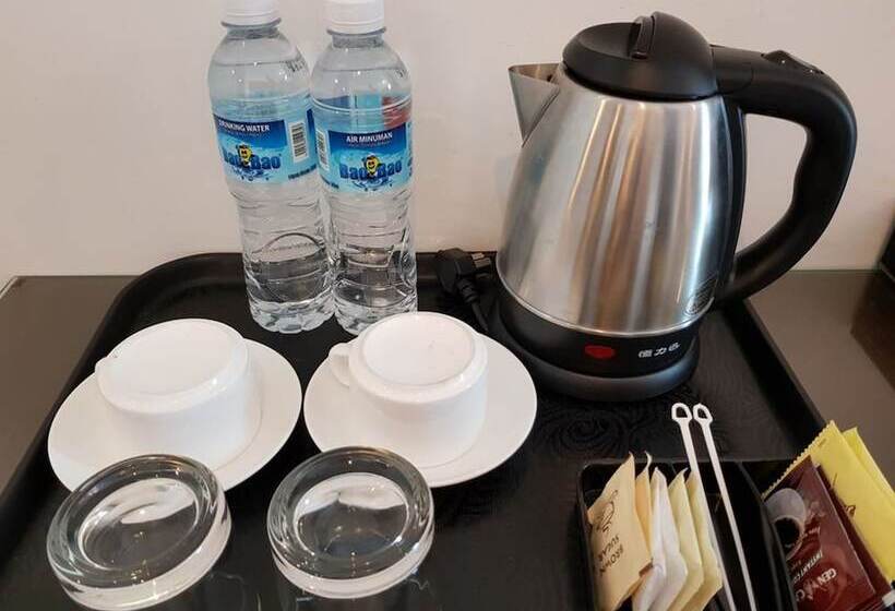Номер Стандарт, New World Express Motel