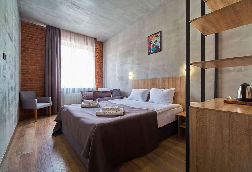 اتاق خانوادگی, Red Brick Hotel Presnya