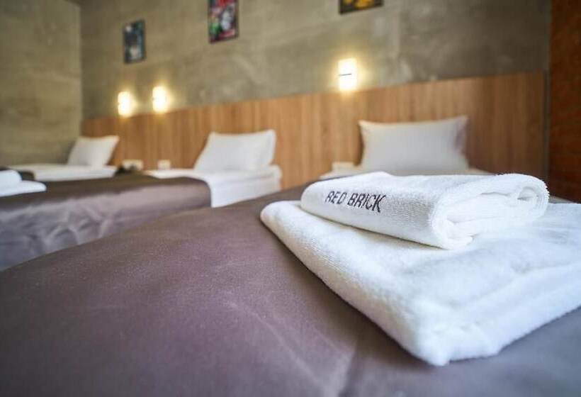 اتاق استاندارد سه نفره, Red Brick Hotel Presnya