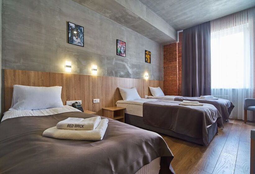 اتاق استاندارد سه نفره, Red Brick Hotel Presnya