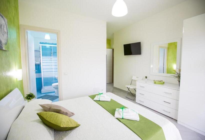 Номер Стандарт Вид на Море с Балконом, B&b Pepito