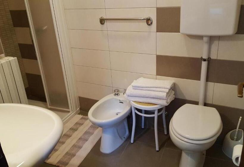 اتاق اکونومی, Albergo Pace