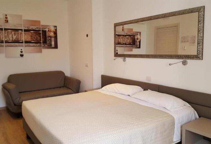 اتاق سوپریور, Albergo Pace