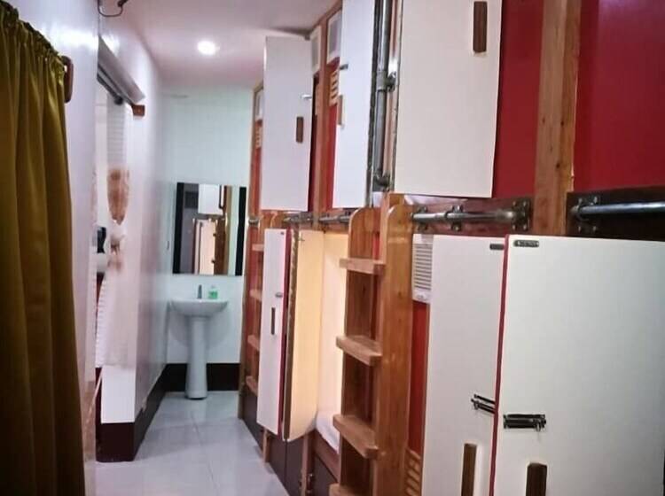 تختخواب در اتاق مشترک, 8th Street Hostel