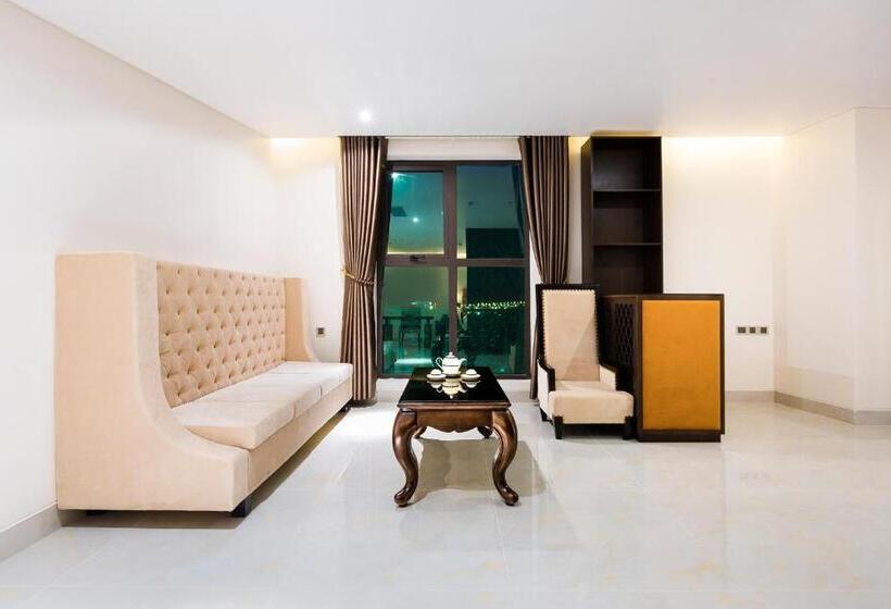 سوییت لوکس, Royal Quang Binh