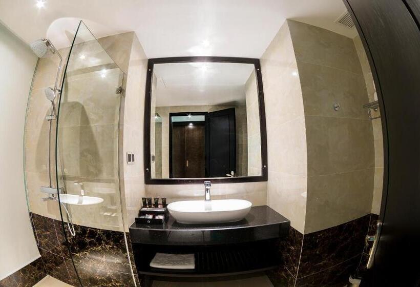 سوییت لوکس, Royal Quang Binh