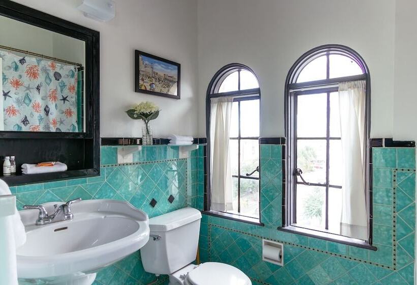 Quarto Ático, Broadlind