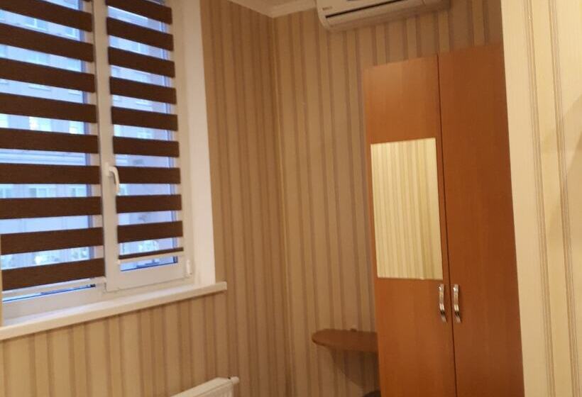 اتاق استاندارد, The Apartments