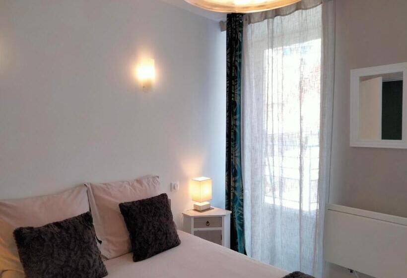 اتاق استاندارد, Les Chambres Hautes D'anastasia