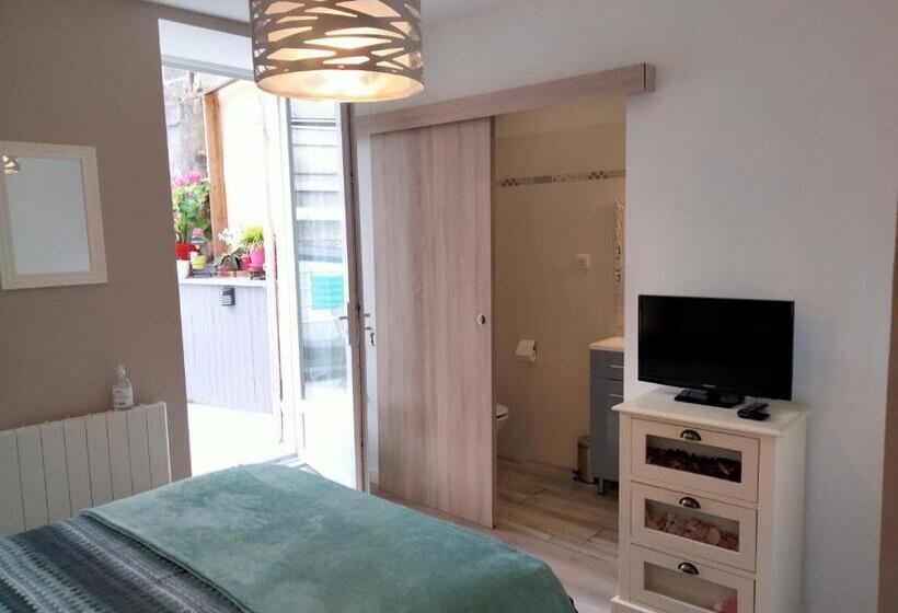 اتاق استاندارد, Les Chambres Hautes D'anastasia