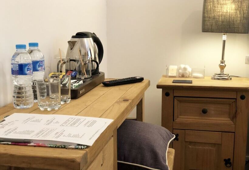 اتاق لوکس, Bradley's Bed & Breakfast
