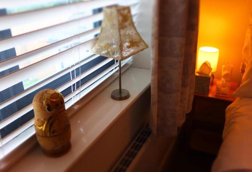 اتاق استاندارد, Bradley's Bed & Breakfast
