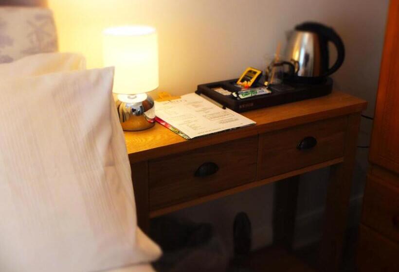 اتاق استاندارد, Bradley's Bed & Breakfast