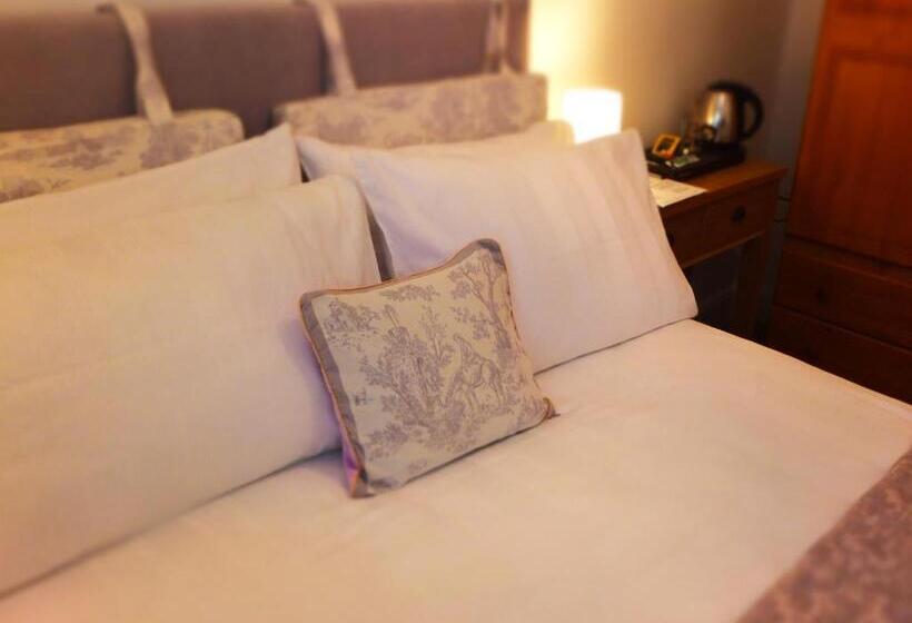 اتاق استاندارد, Bradley's Bed & Breakfast