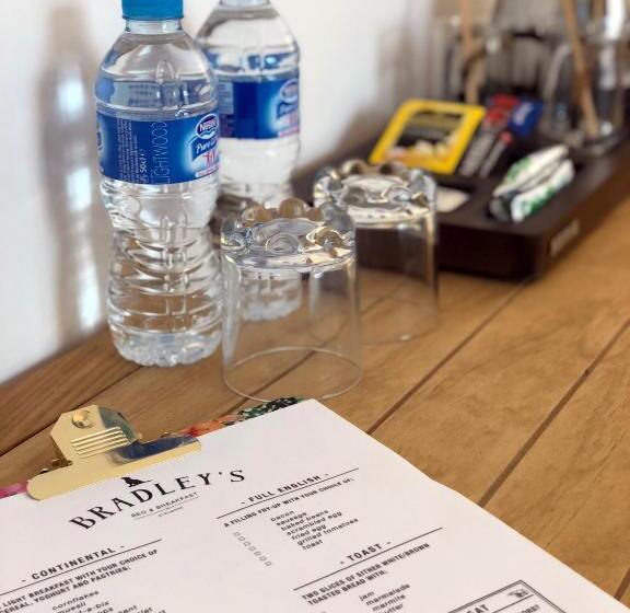 اتاق لوکس, Bradley's Bed & Breakfast
