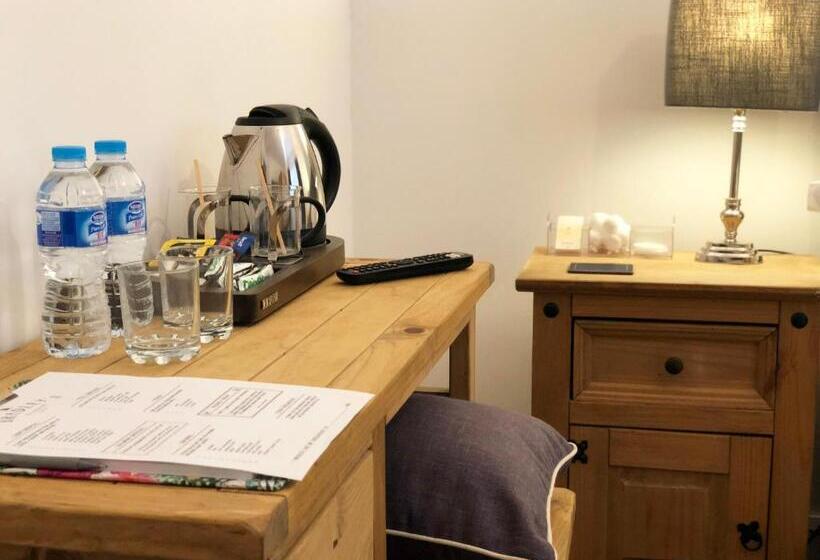 اتاق لوکس, Bradley's Bed & Breakfast