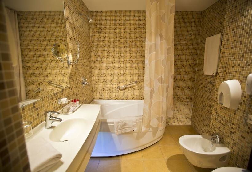 سوییت, Azimut Hotel Siberia