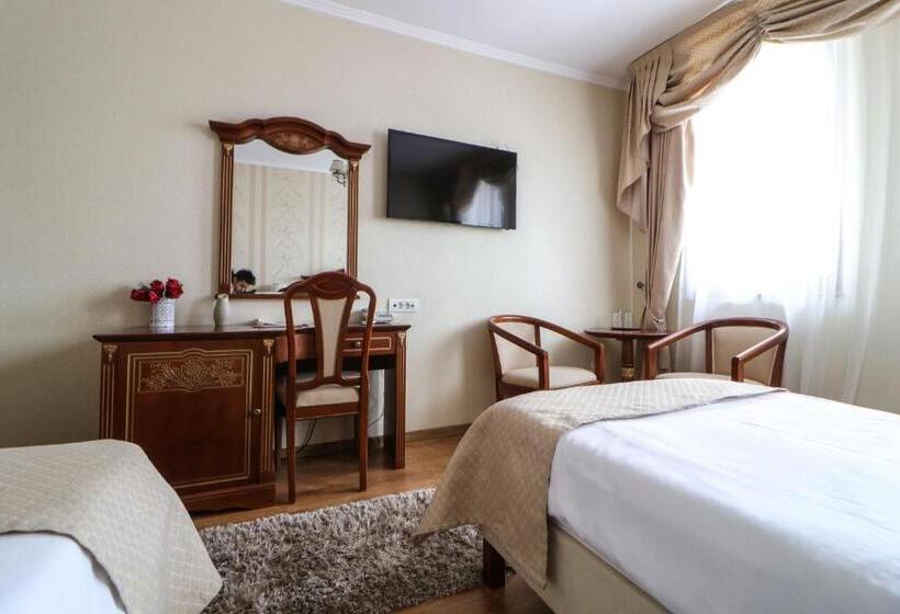 اتاق استاندارد, Astoria Grand
