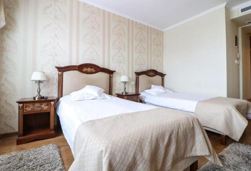 اتاق استاندارد, Astoria Grand