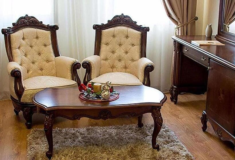 سوییت, Astoria Grand