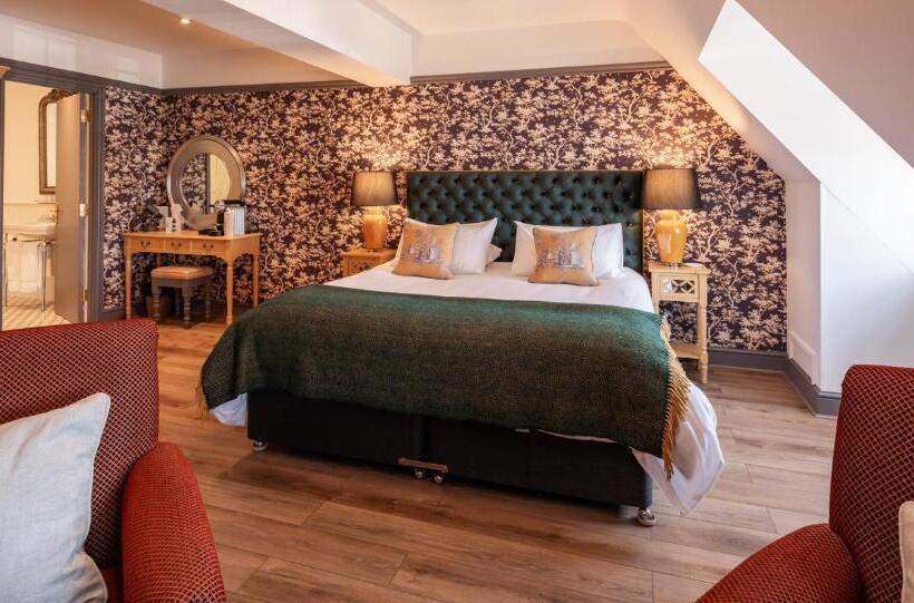 اتاق سوپریور با تخت بزرگ, Bridport Arms
