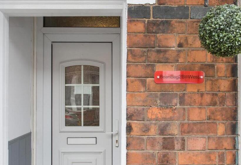 חדר סטנדרד יחיד חדר אמבטיה משותף, Townhouse @ West Avenue Crewe