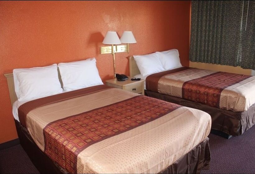 Номер Стандарт 2 Двуспальные Кровати, Hutchinson Inn