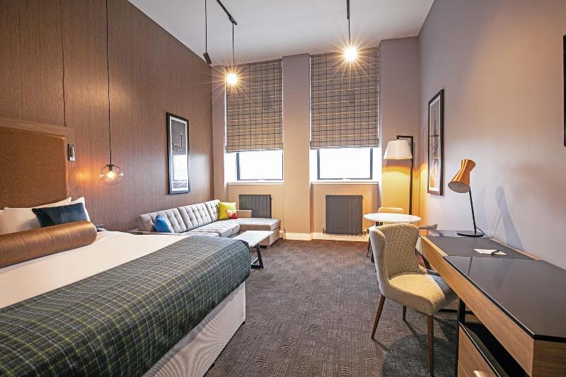 اتاق استاندارد با تخت بزرگ, Sandman Signature Aberdeen Hotel & Spa