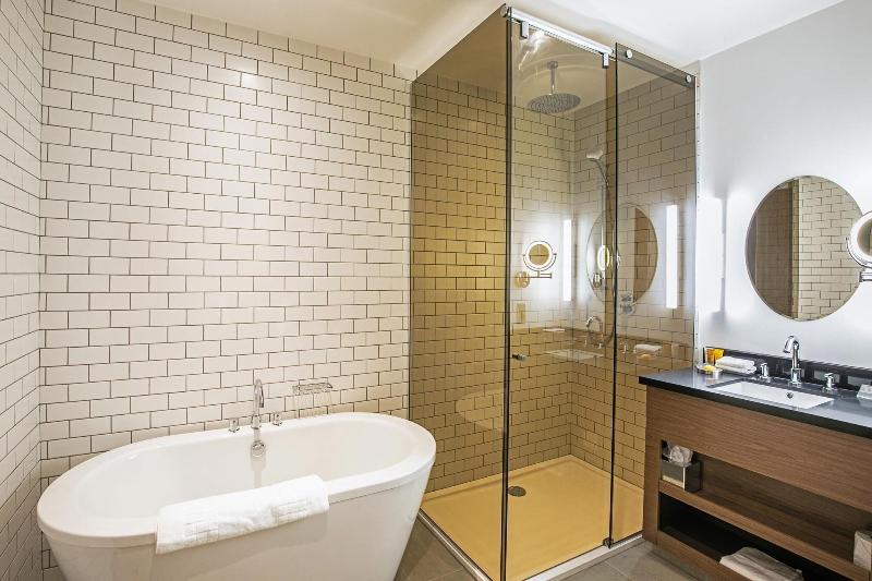 سوییت اجرایی, Sandman Signature Aberdeen Hotel & Spa