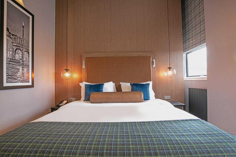اتاق استاندارد با تخت بزرگ, Sandman Signature Aberdeen Hotel & Spa