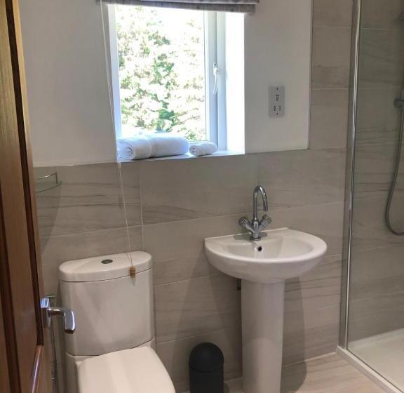 اتاق استاندارد, Bricket House
