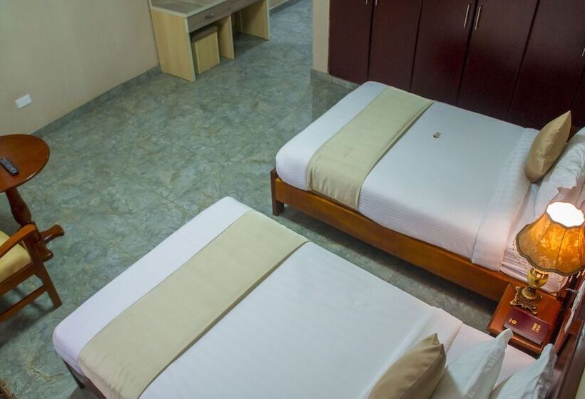 اتاق استاندارد, Eliana Kampala