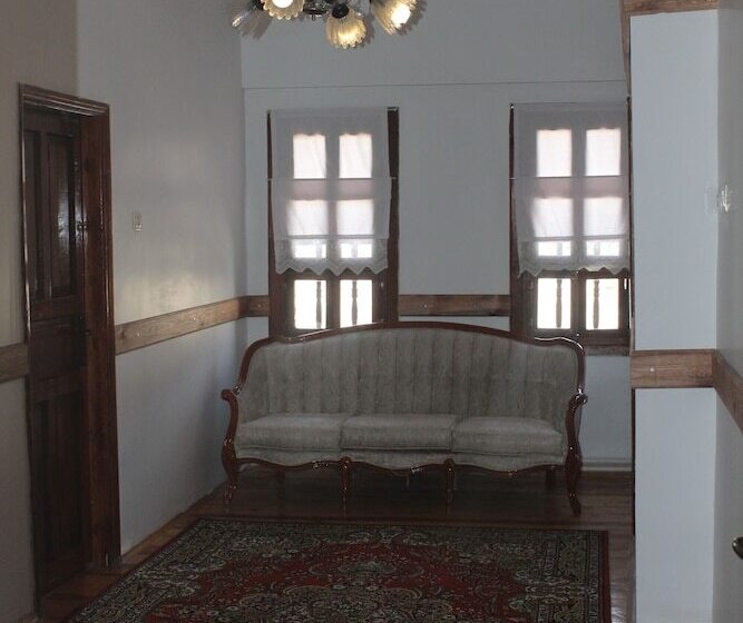Номер Стандарт Трехместный, Hüseyin Bey Konağı