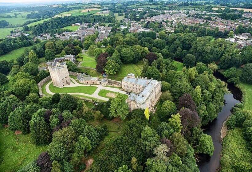 스탠다드 룸 킹사이즈 침대, Appleby Castle