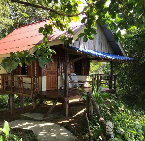 بانگلوی سوپریور, Jungle Hill Beach Bungalow